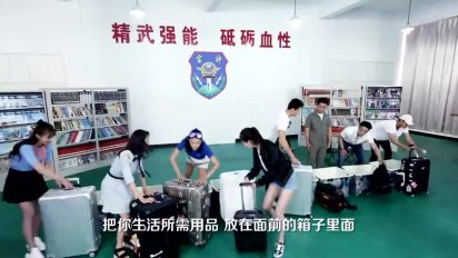 女兵杨幂佟丽娅卸妆全素颜 明星光环说碎就碎