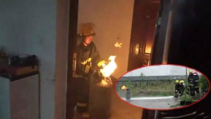 厉害了消防员 危急时刻冒险抱着着火煤气罐跑出居民楼
