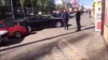 实拍俄罗斯女司机惊险驾驶画面，这技术还敢上马路
